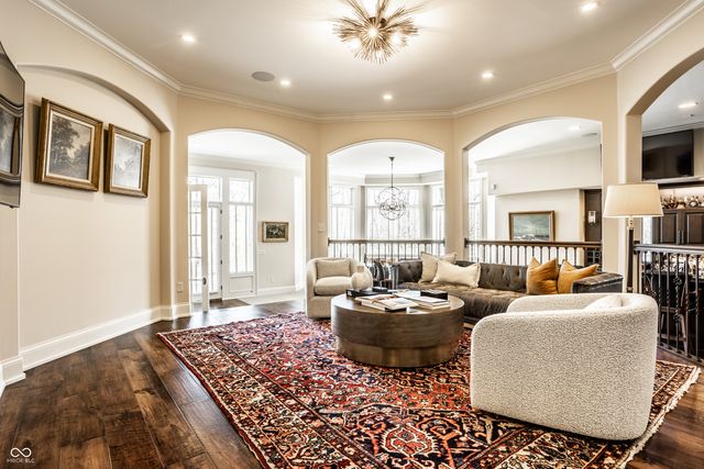 2 Woodard Bluff, Zionsville, IN 46077