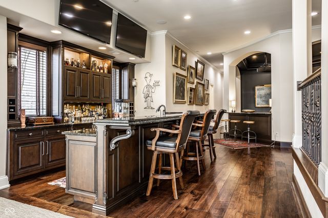 2 Woodard Bluff, Zionsville, IN 46077