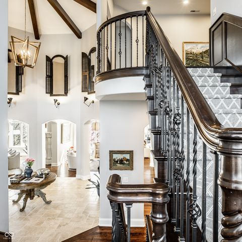 2 Woodard Bluff, Zionsville, IN 46077