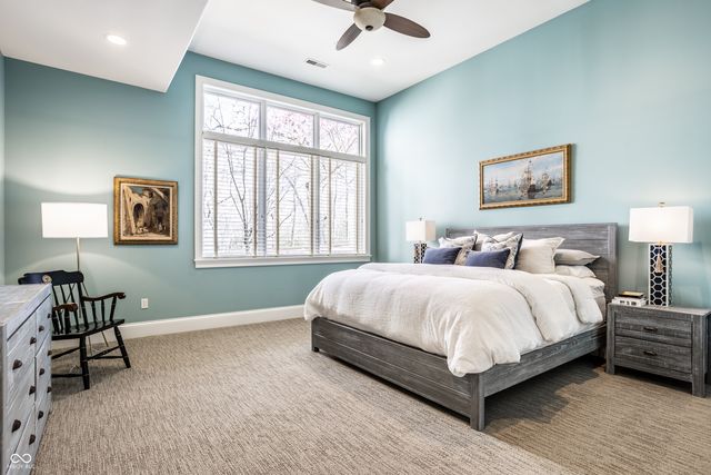 2 Woodard Bluff, Zionsville, IN 46077