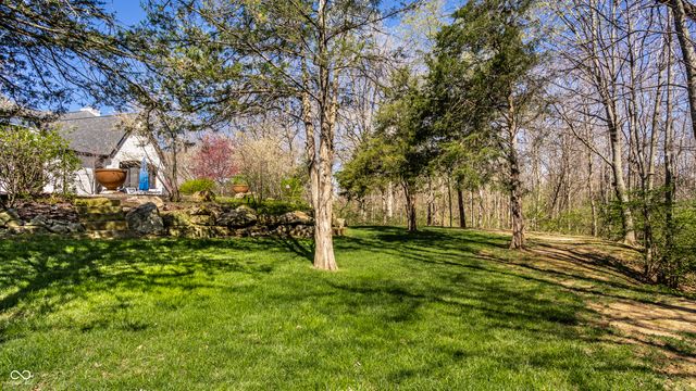 2 Woodard Bluff, Zionsville, IN 46077