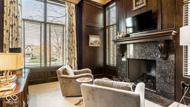 2 Woodard Bluff, Zionsville, IN 46077