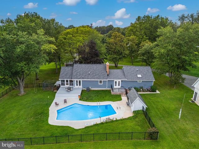 5947 APPLETOWN RD, Boonsboro, MD 21713