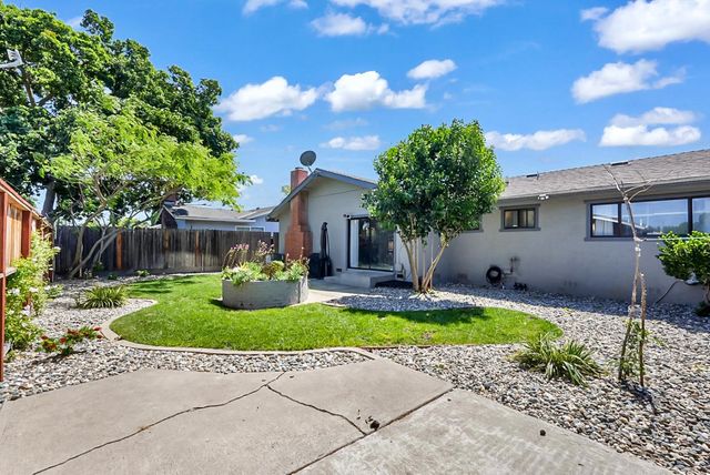 2727 Buttonwillow Ave, Stockton, CA 95207