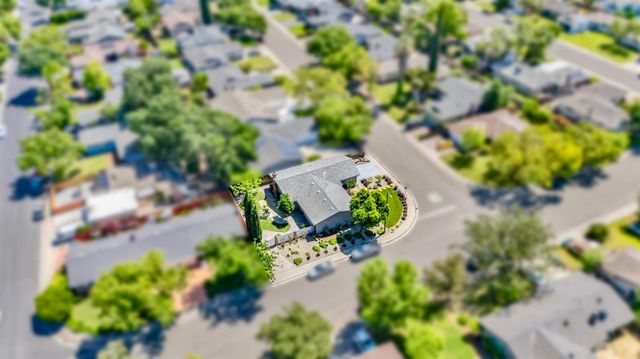 2727 Buttonwillow Ave, Stockton, CA 95207