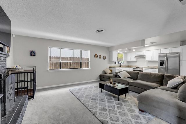 2727 Buttonwillow Ave, Stockton, CA 95207