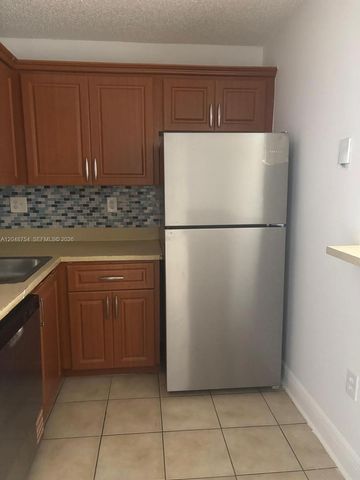 7110 NW 179th St 211, Hialeah, FL 33015