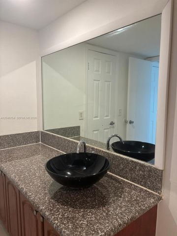 7110 NW 179th St 211, Hialeah, FL 33015