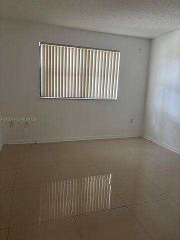 7110 NW 179th St 211, Hialeah, FL 33015