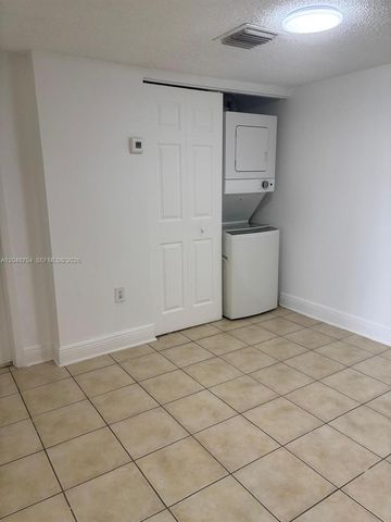 7110 NW 179th St 211, Hialeah, FL 33015