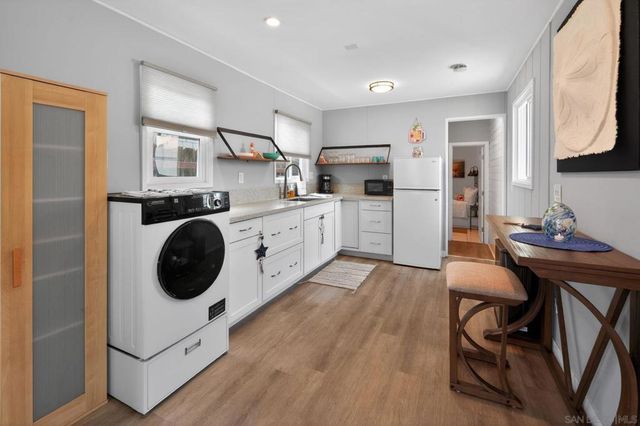 2009 Bacon Street, San Diego, CA 92107