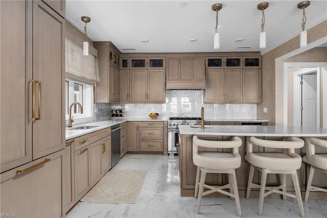 2325 Point Chesapeake Quay Unit 2013, Virginia Beach, VA 23451