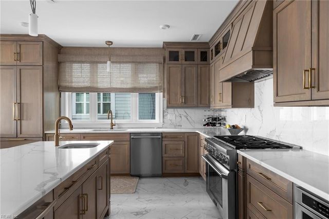 2325 Point Chesapeake Quay Unit 2013, Virginia Beach, VA 23451