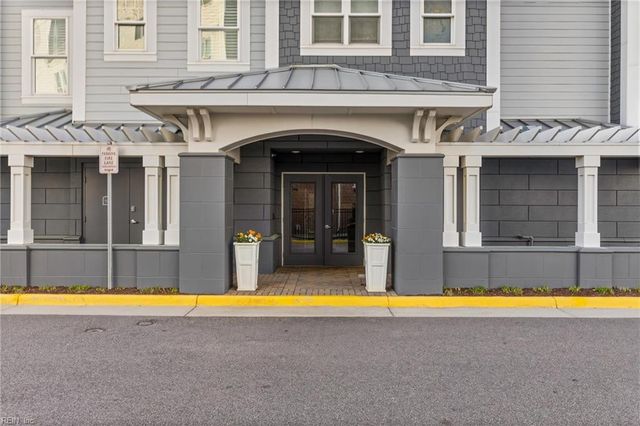 2325 Point Chesapeake Quay Unit 2013, Virginia Beach, VA 23451