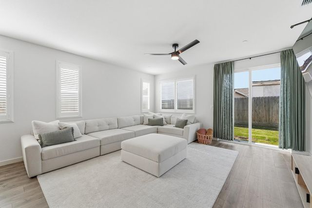 3449 Guru Dr, Ceres, CA 95307