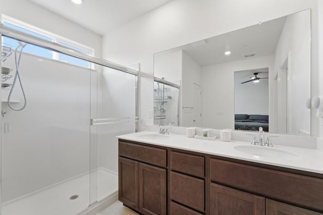 3449 Guru Dr, Ceres, CA 95307