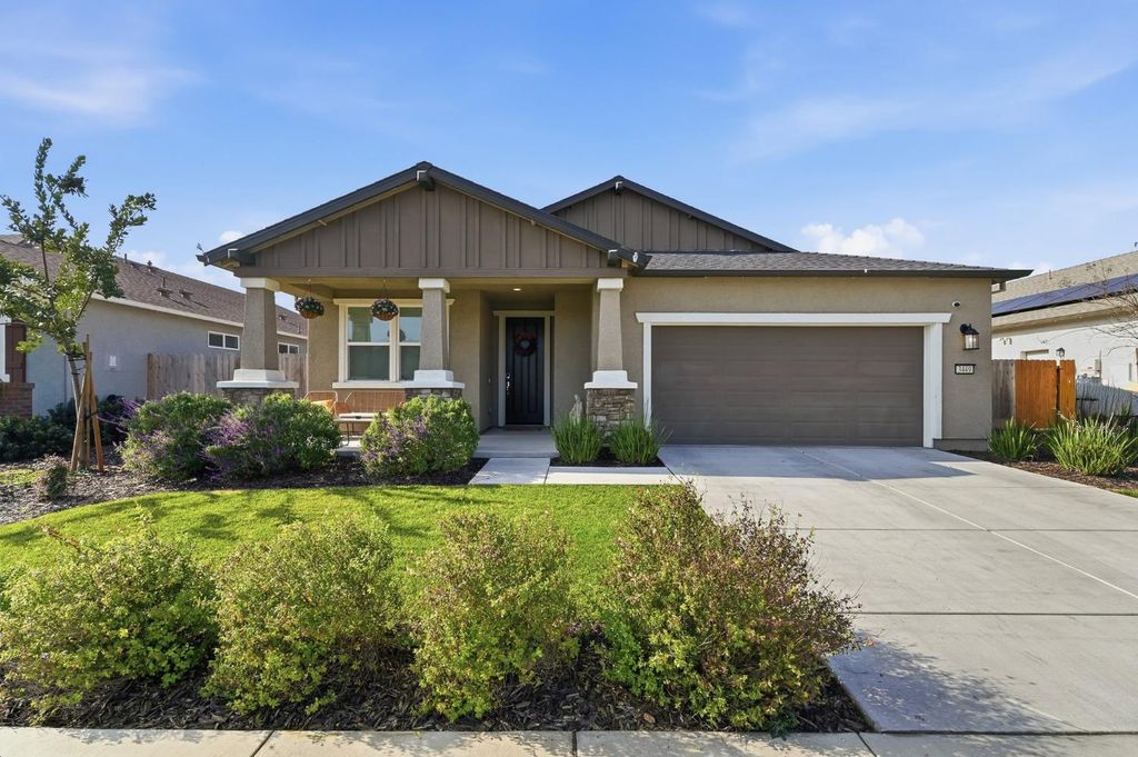 3449 Guru Dr, Ceres, CA 95307