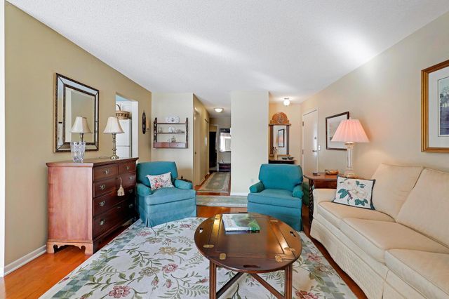 12253 42nd Avenue N, Plymouth, MN 55441