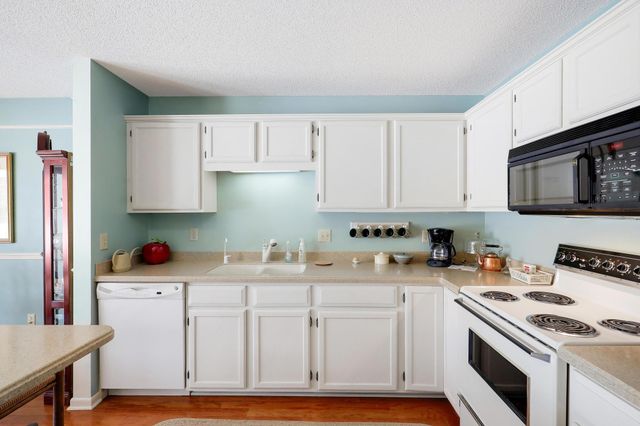 12253 42nd Avenue N, Plymouth, MN 55441