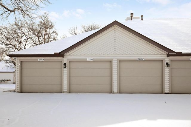 12253 42nd Avenue N, Plymouth, MN 55441