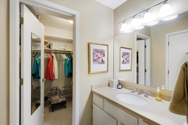 12253 42nd Avenue N, Plymouth, MN 55441