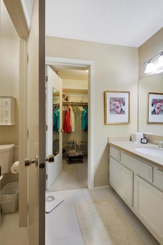 12253 42nd Avenue N, Plymouth, MN 55441