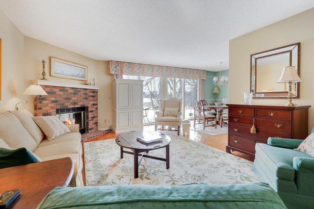 12253 42nd Avenue N, Plymouth, MN 55441