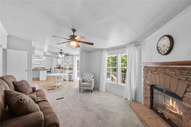 18322 Knabenschuh Drive, Garfield, AR 72732