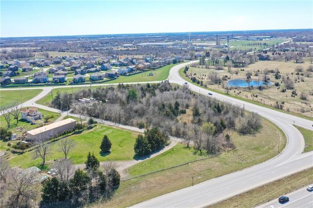 20711 W 199th Street, Spring Hill, KS 66083