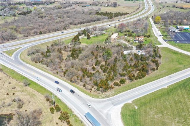 20711 W 199th Street, Spring Hill, KS 66083