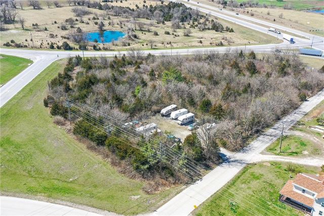 20711 W 199th Street, Spring Hill, KS 66083