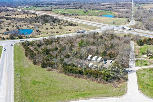 20711 W 199th Street, Spring Hill, KS 66083