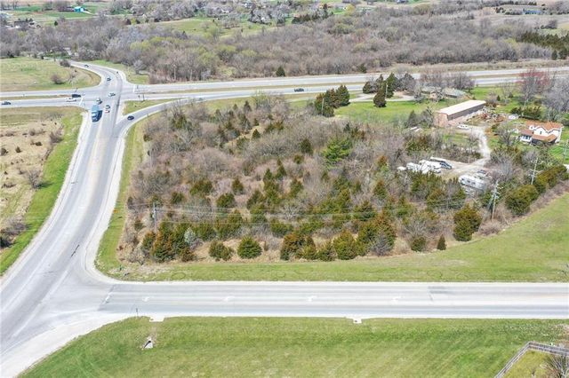 20711 W 199th Street, Spring Hill, KS 66083