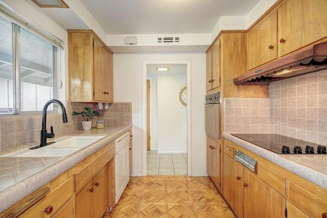 6010 Machado Way, Sacramento, CA 95822