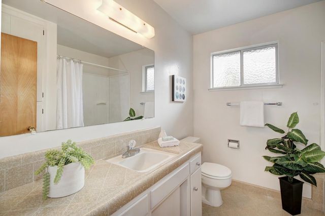 6010 Machado Way, Sacramento, CA 95822