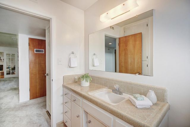 6010 Machado Way, Sacramento, CA 95822