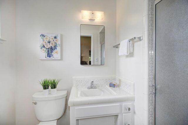 6010 Machado Way, Sacramento, CA 95822