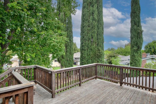 6010 Machado Way, Sacramento, CA 95822