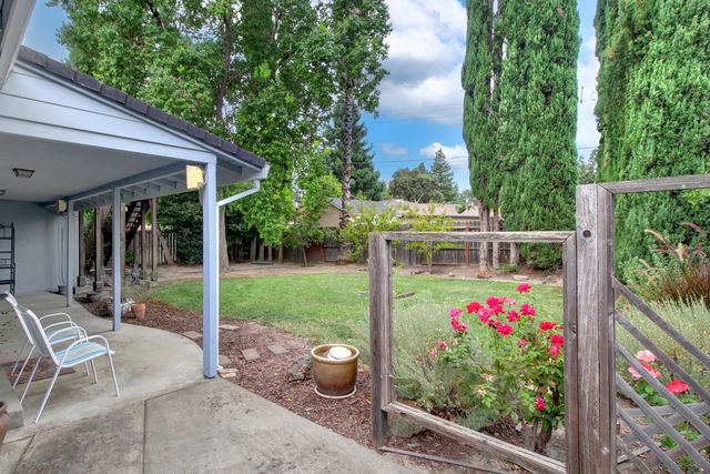 6010 Machado Way, Sacramento, CA 95822