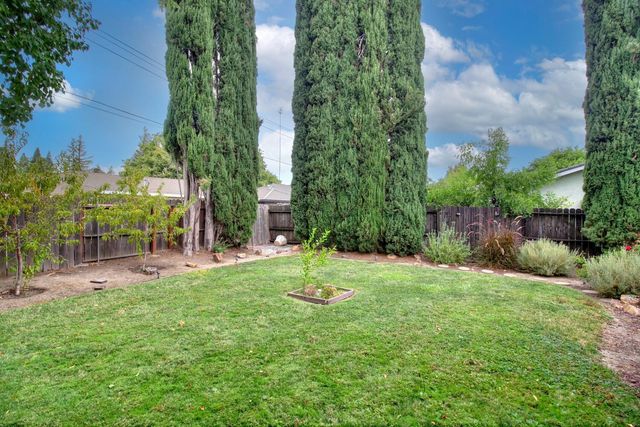 6010 Machado Way, Sacramento, CA 95822