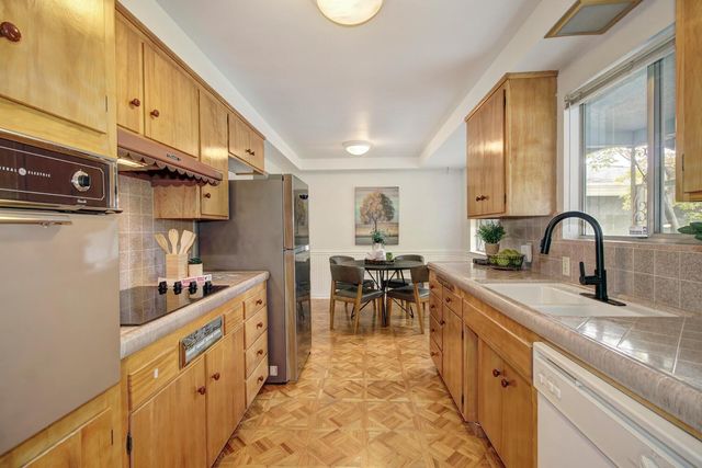 6010 Machado Way, Sacramento, CA 95822