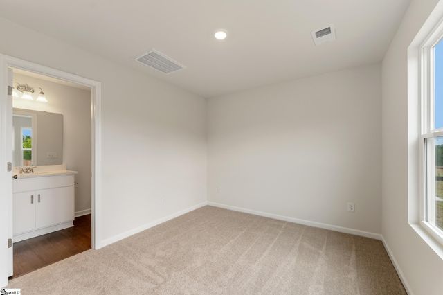 138 Cloverfield Lane, Spartanburg, SC 29303