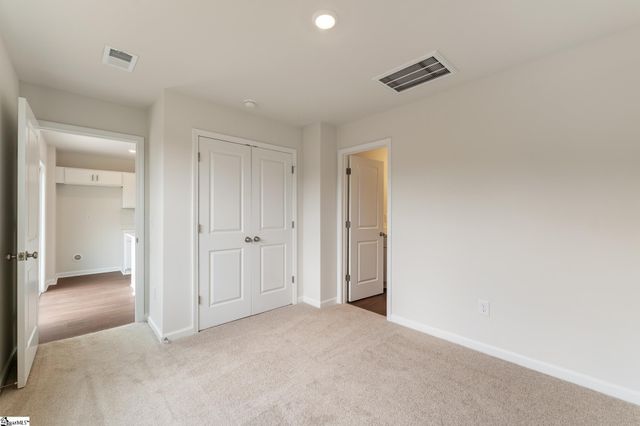 138 Cloverfield Lane, Spartanburg, SC 29303