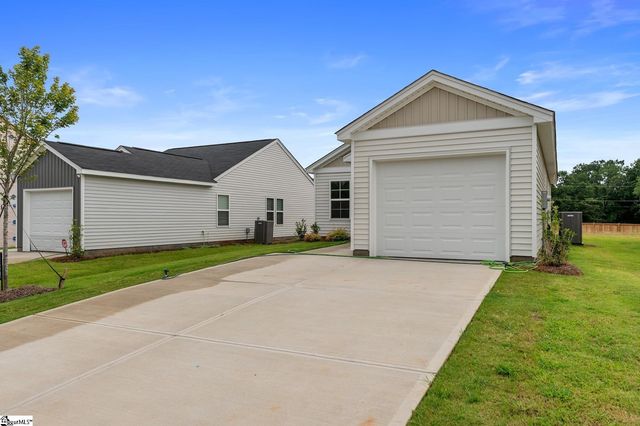 138 Cloverfield Lane, Spartanburg, SC 29303