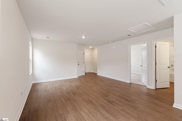 138 Cloverfield Lane, Spartanburg, SC 29303