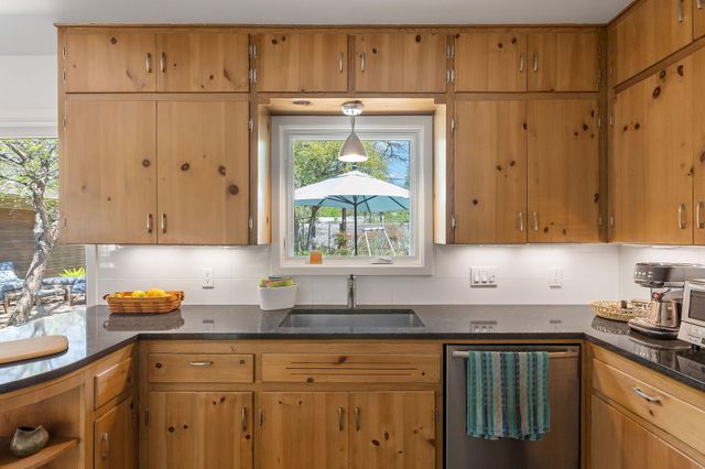 1408 Larkwood DR, Austin, TX 78723