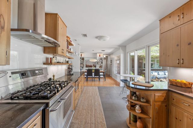 1408 Larkwood DR, Austin, TX 78723