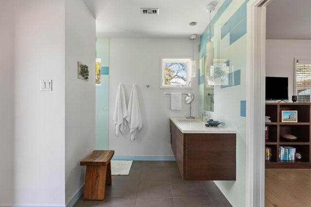 1408 Larkwood DR, Austin, TX 78723