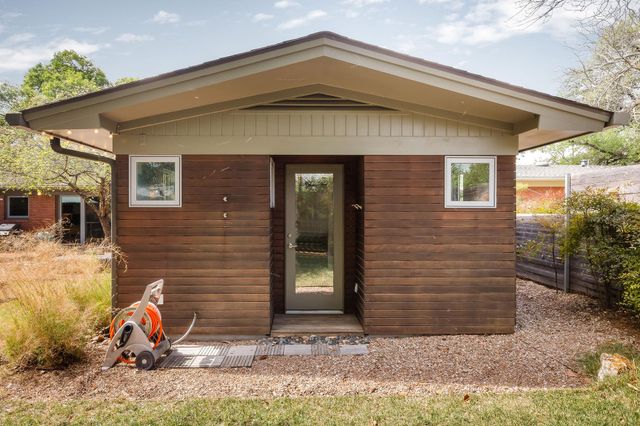 1408 Larkwood DR, Austin, TX 78723