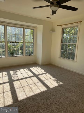 3025 WINDY KNOLL CT, Rockville, MD 20850
